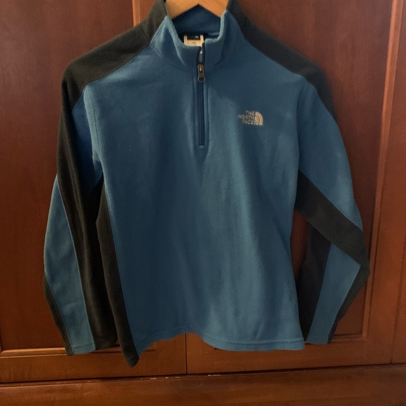 North Face 1/4 Zip Fleece - Picture 3 of 8